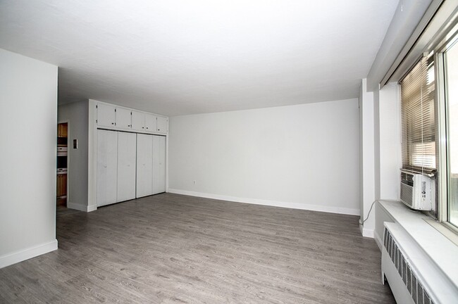 Building Photo - 145 Pinckney St
