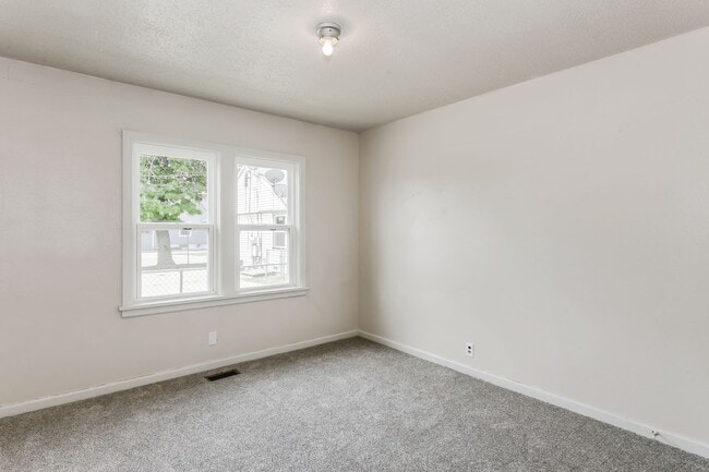 Building Photo - 1809 N Market St