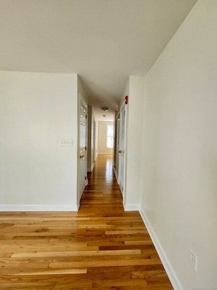 Building Photo - 37 Westwood Dr