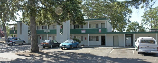Building Photo - Oakleaf