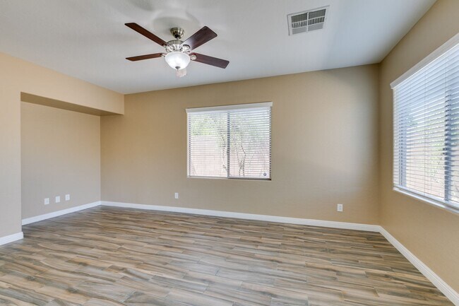 Building Photo - GORGEOUS 2 STORY HOME*4 BEDROOMS*TONS OF UPGRADES*STAINLESS STEEL APPLIANCES*