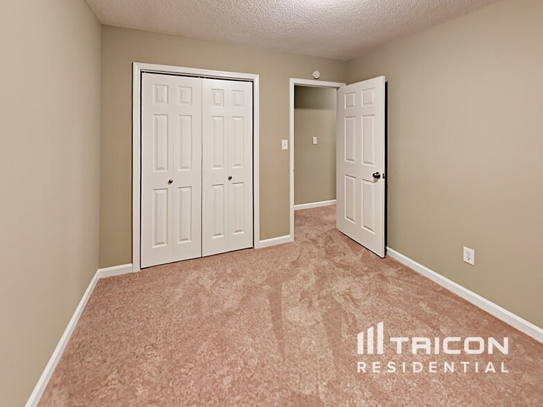 Building Photo - 48 Sumer Ln S