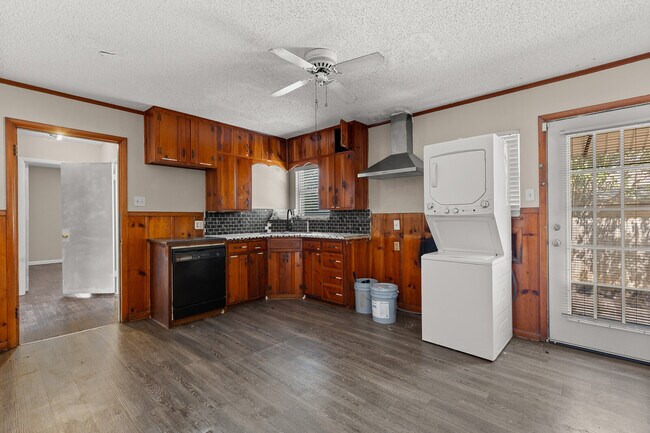 Building Photo - 3817 Parkwood St