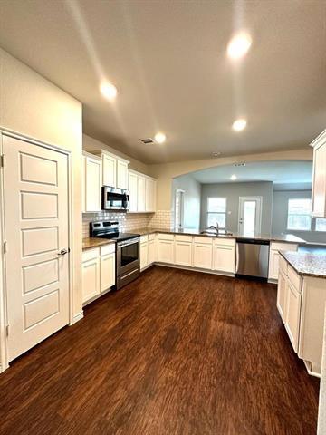 Building Photo - 3140 Overlook Dr