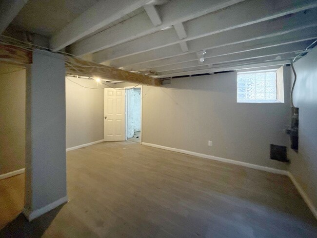 Building Photo - Three-Bedroom Home In Baltimore