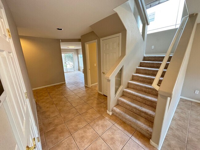 Building Photo - Beautiful two-story home with 4Bed /2.5Bath w Loft located in Henderson Nevada! Make the Move for...