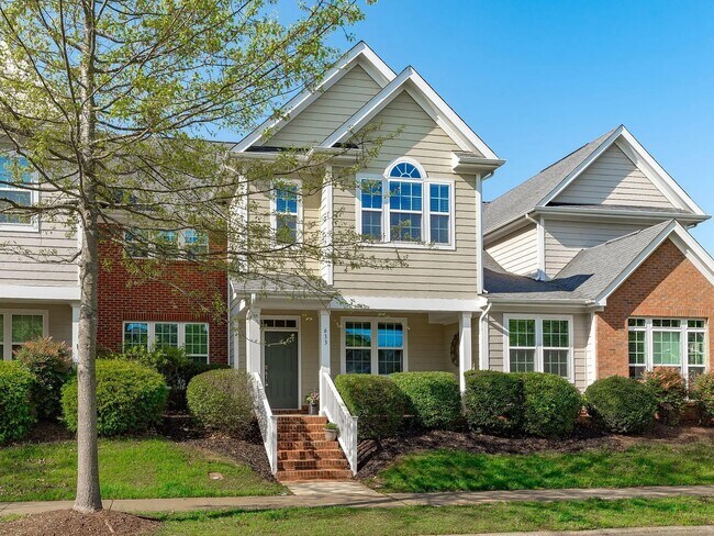 Primary Photo - 633 Democracy St