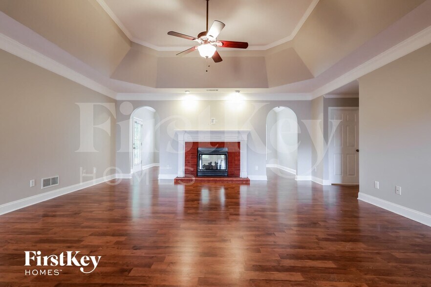 Building Photo - 7024 Memory Ln