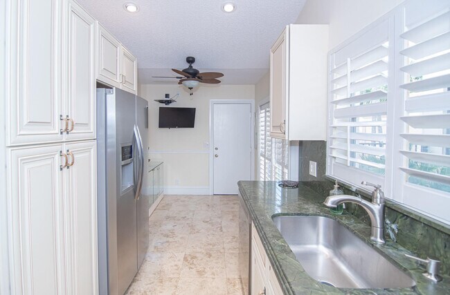 Building Photo - 8410 Brussels Way