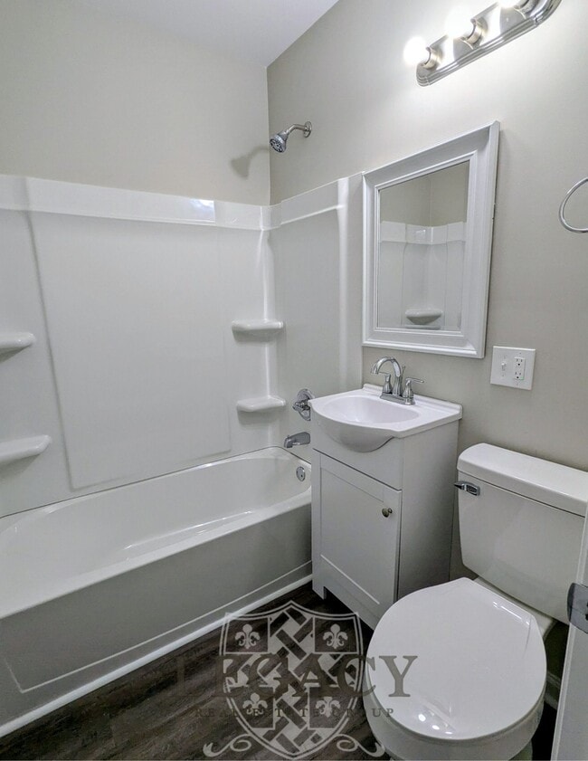 Building Photo - 1705 Evelyn Ave