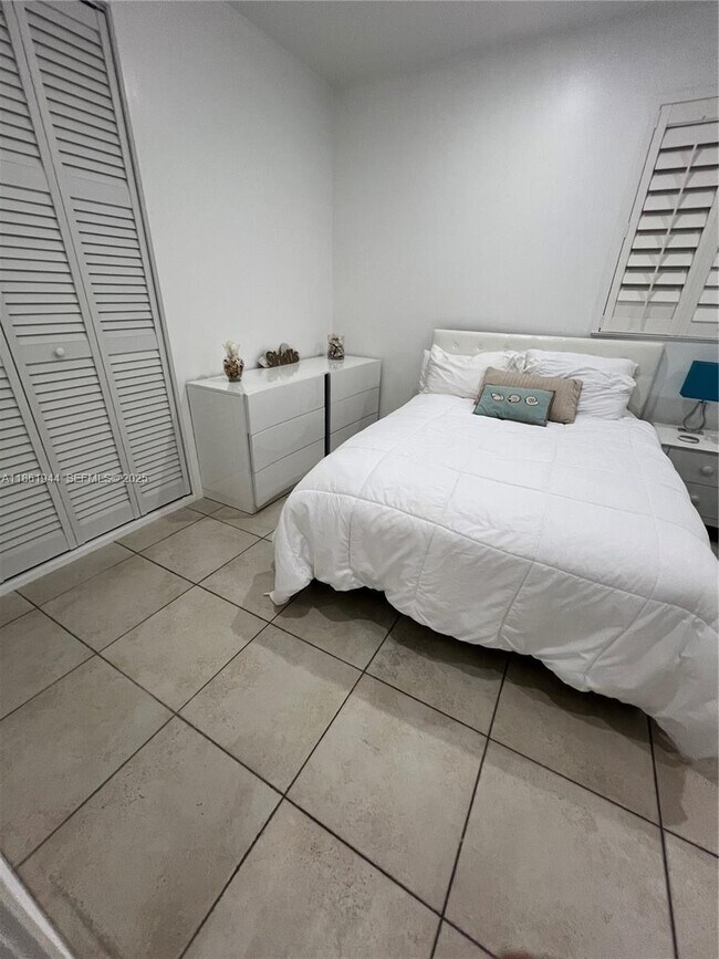 Building Photo - 7760 Aviation Blvd