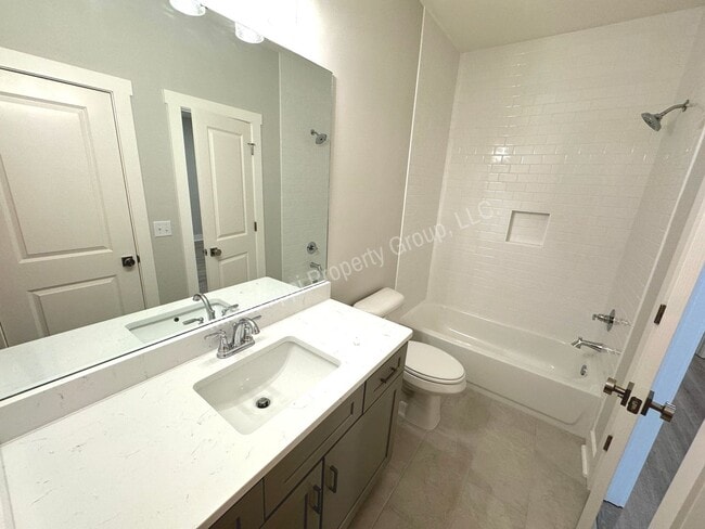 Building Photo - 3BD/3BA FOR RENT IN THE RESERVE
