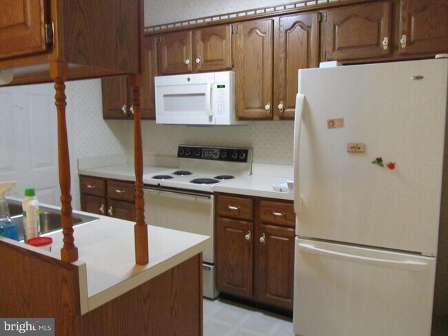 Building Photo - 58 Ashlea Village