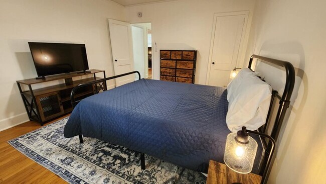 Building Photo - Furnished Rental