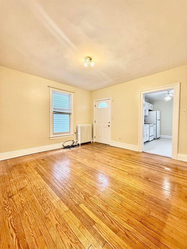 Building Photo - 120 Grace St