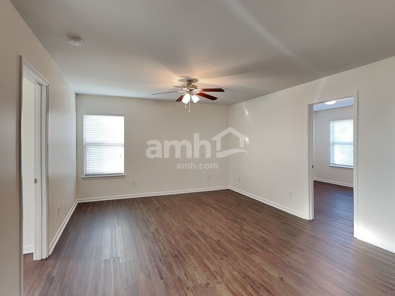 Building Photo - 10522 Shanon Darby Ln