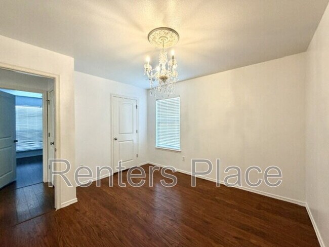 Building Photo - 2006 W J St