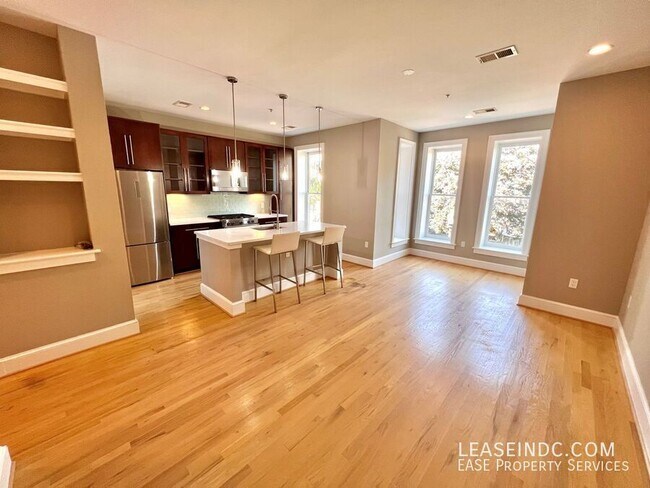 Building Photo - 444 M St NW