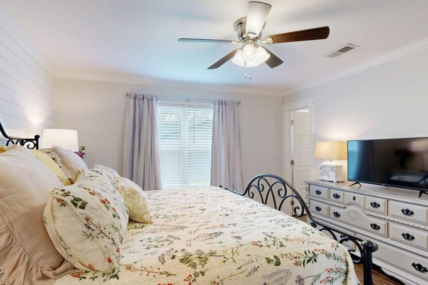 Building Photo - 3004 Red Robin Loop