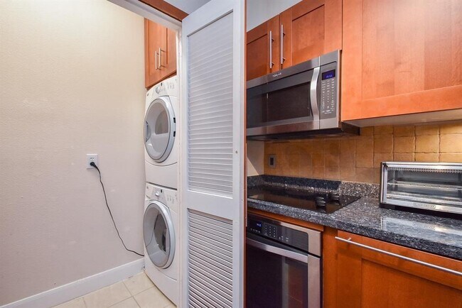 Building Photo - 2299 Lone Star Dr