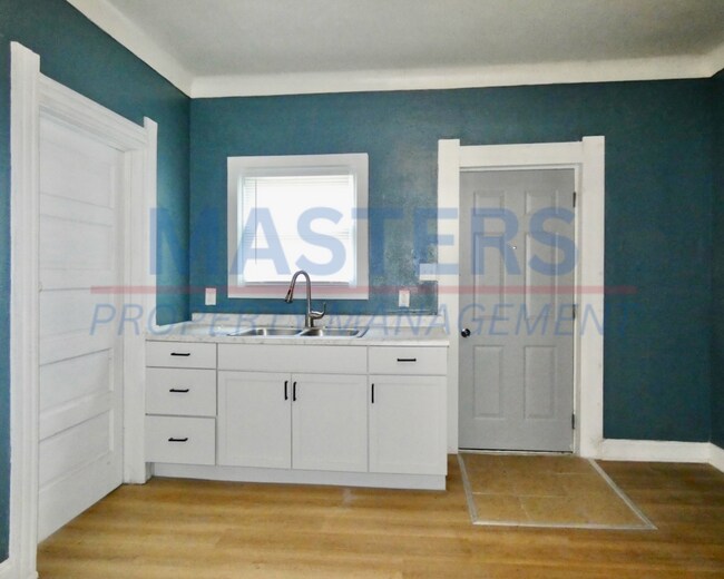 Primary Photo - 225 Palmer St