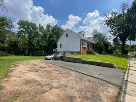 Building Photo - 1065 Sayre Rd