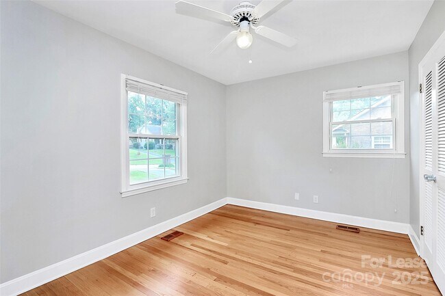Building Photo - 6908 Lancer Dr