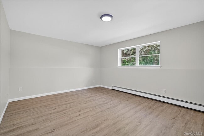 Building Photo - 18 Fordham Ln