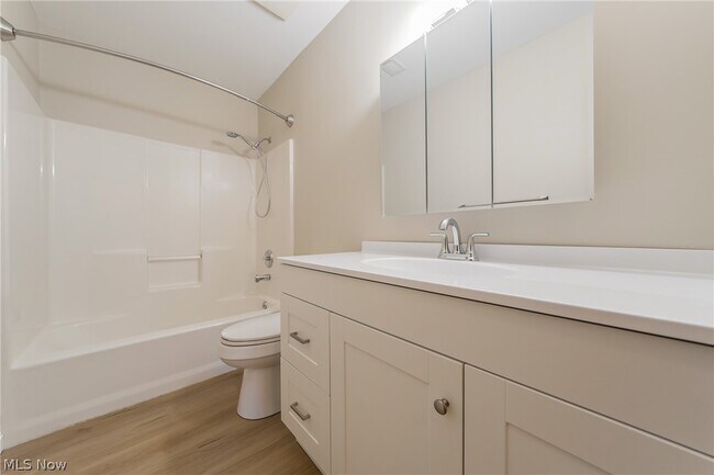 Building Photo - 8122 Brookside Dr