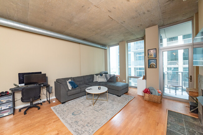 Building Photo - 700 N Larrabee St