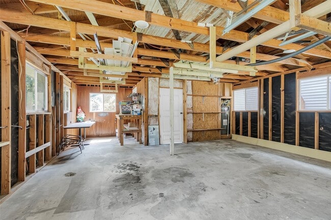 Building Photo - 501 Sioux River Rd