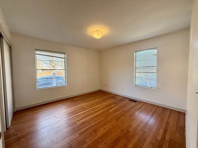 Building Photo - Charming 2-Bedroom Apartment in Decatur, A...