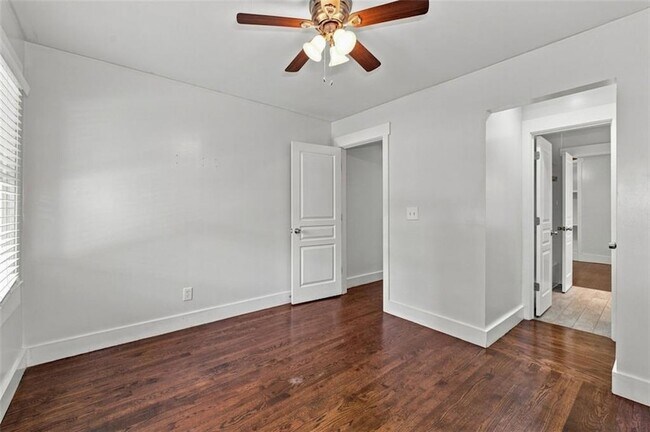 Building Photo - 208 Yancy Dr SE