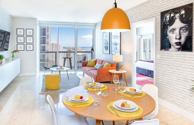 Building Photo - 485 Brickell Ave