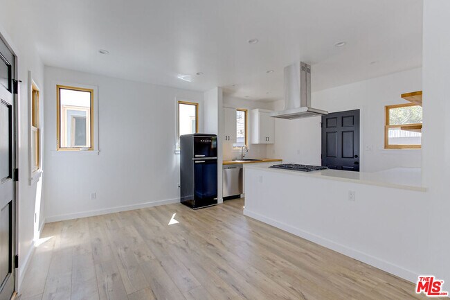 Building Photo - 1269 4th Ave