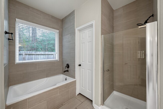 Building Photo - 3429 Nottingham Ln