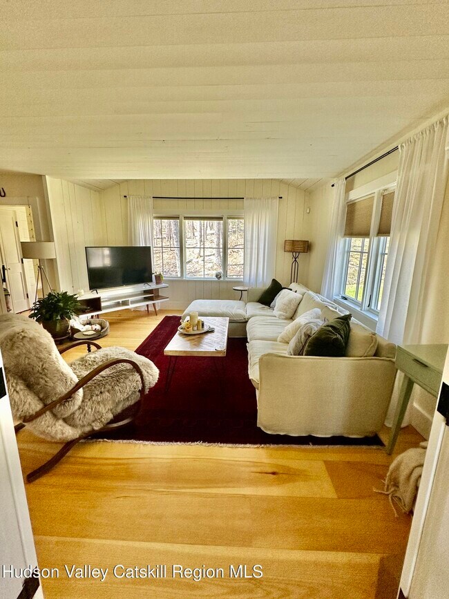 Building Photo - 25 Boggs Hill Rd