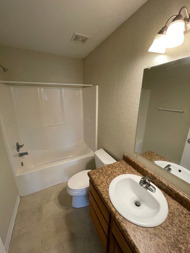 Building Photo - 5200 Arrowhead Rd