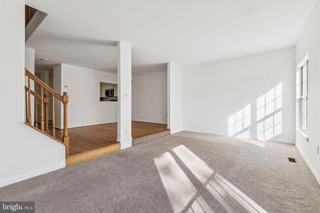 Building Photo - 1925 Inglebrook Dr