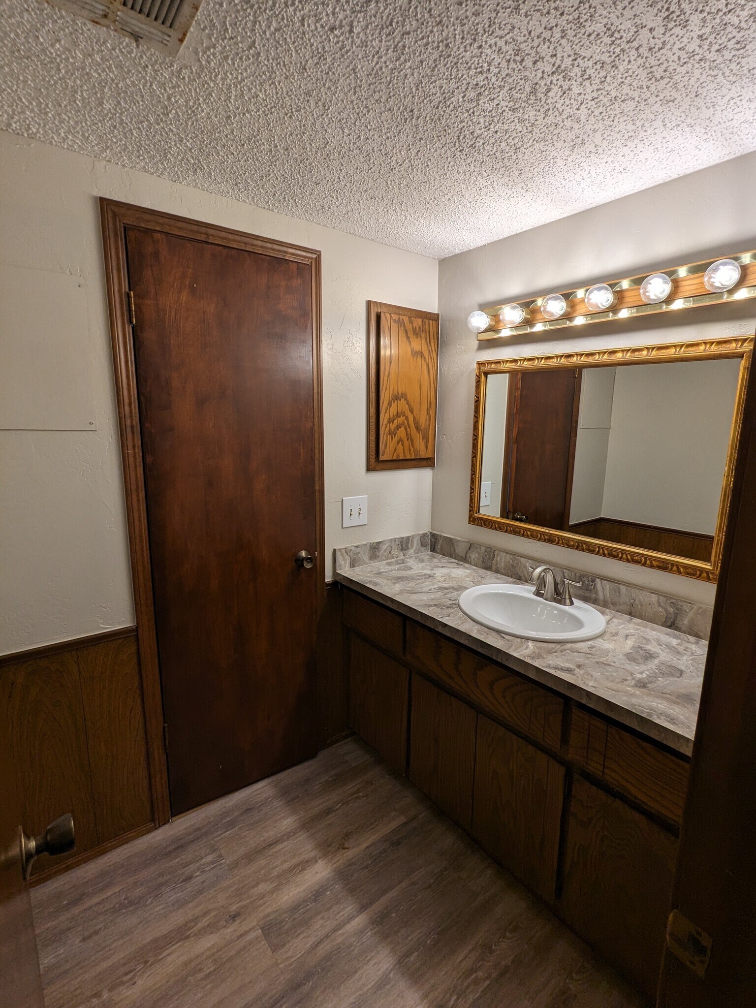 Master Bath - 6720 Elk Canyon Rd