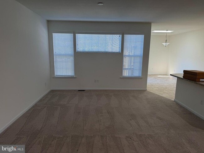 Building Photo - 280 N Bayberry Pkwy