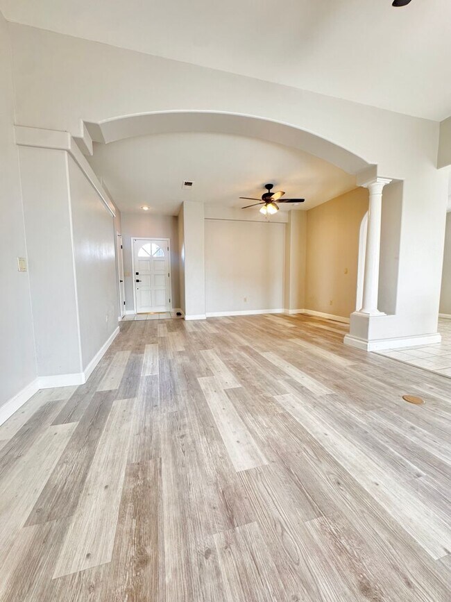 Building Photo - STAY COOL AND SAVE — ENJOY SOLAR-POWERED SAVINGS COMPARED TO STANDARD PG&E RATES