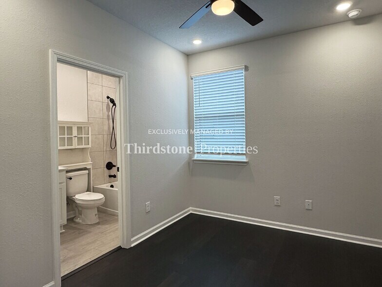 Building Photo - 1090 Farwell St