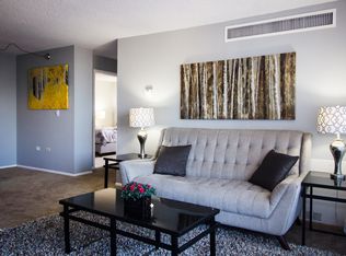 Lliving room - 1020 15th St