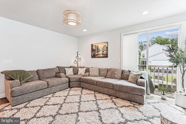 Building Photo - 42023 Spring Air Dr