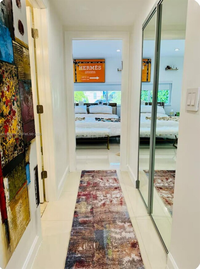 Building Photo - 9240 Byron Ave