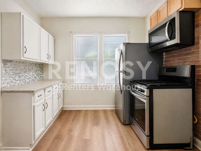 Building Photo - 3015 N Girard Ave