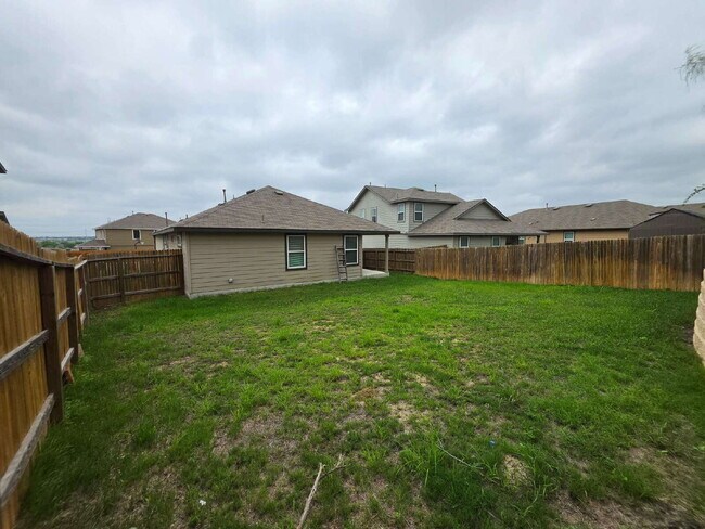 Building Photo - Ready Now – Freshly Painted & Move-In Ready!