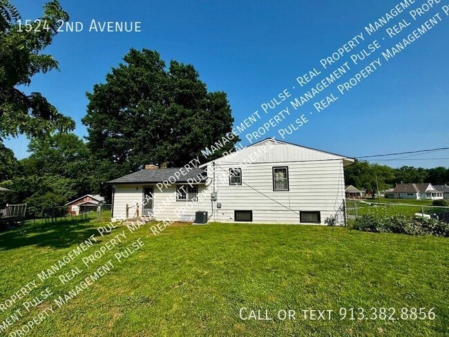 Building Photo - 1524 2nd Ave