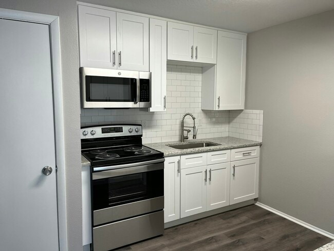 Building Photo - 6012 Rex Hall Ln